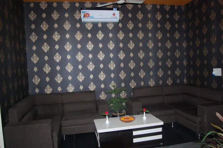 Хому: K V Hotel