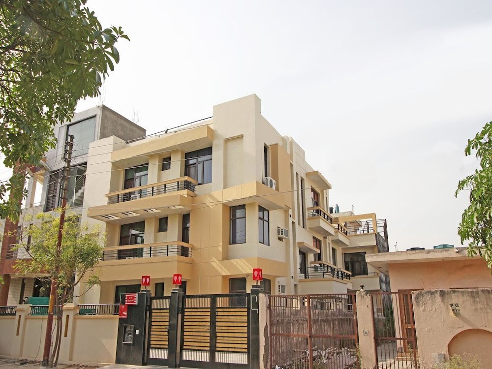 Нойда: OYO Flagship Noida Expressway Boulevard