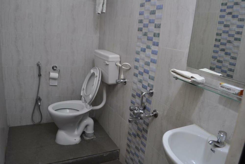 Солагампатти: Jyothi Suites