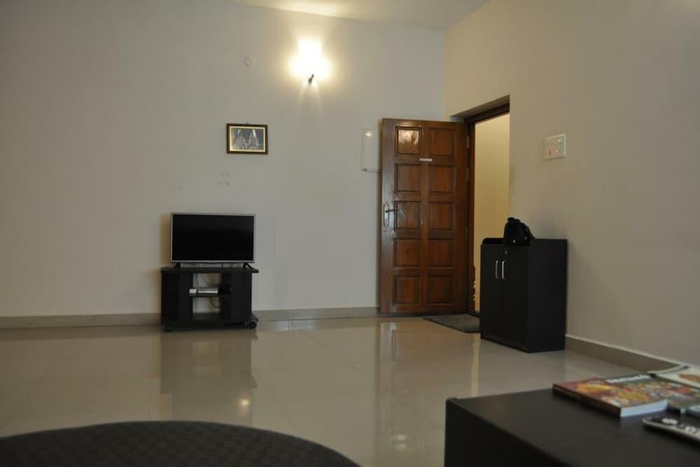 Солагампатти: Jyothi Suites