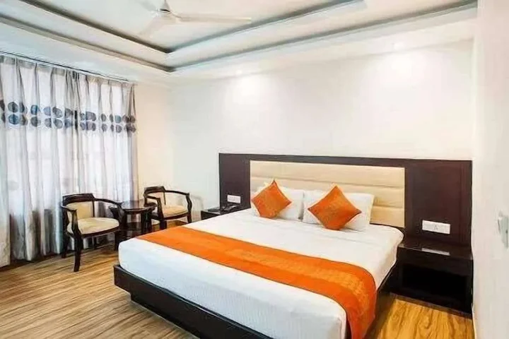 Бадди: Orange Resort