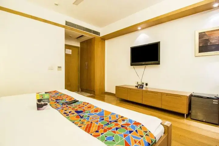 Гуруграм: FabHotel Raj Darbar Iffco