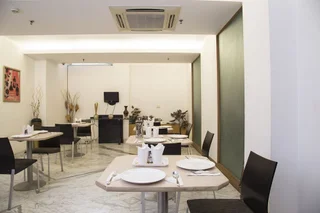 Гуруграм: FabHotel Raj Darbar Iffco