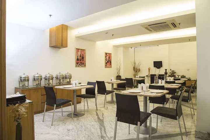 Гуруграм: FabHotel Raj Darbar Iffco