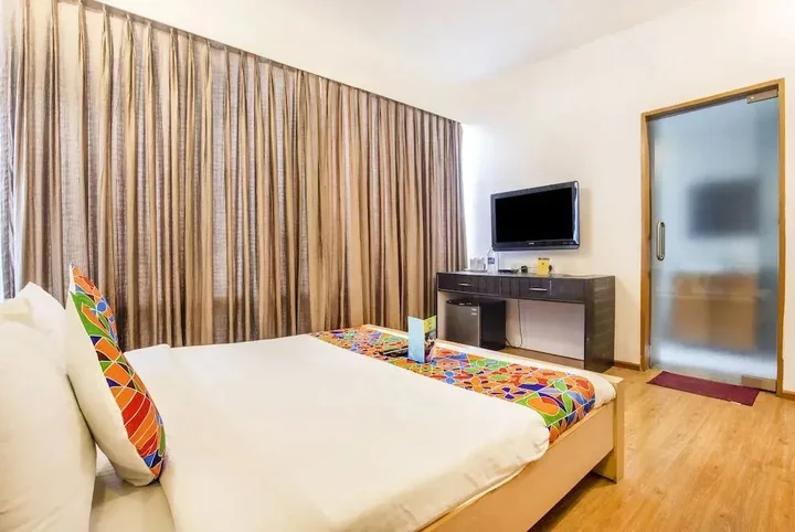 Гуруграм: FabHotel Raj Darbar Iffco