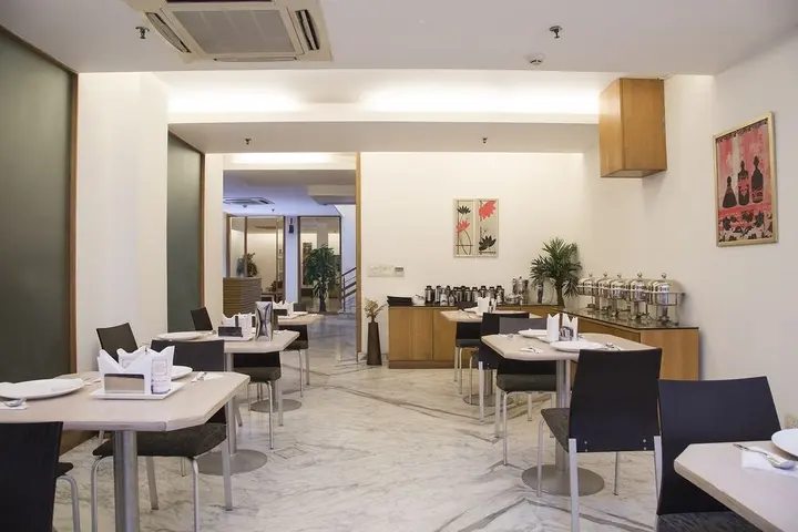 Гуруграм: FabHotel Raj Darbar Iffco