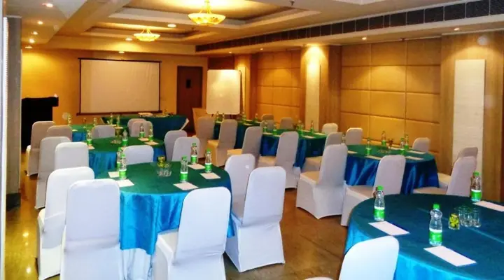 Нью-Дели: Sarovar Portico Naraina Delhi