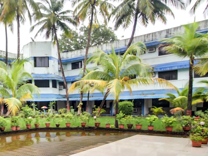 Киим: Big Splash Alibaug
