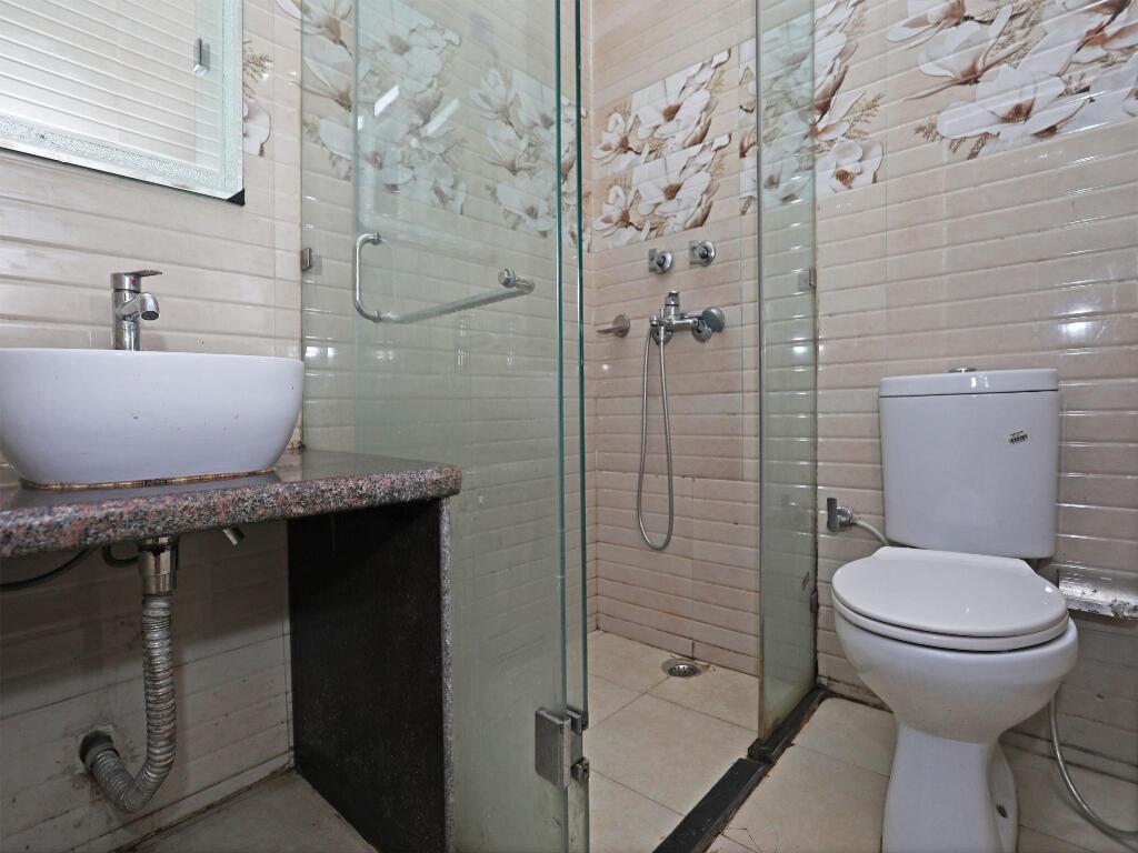 Нью-Дели: OYO 4882 Hotel Golden Park