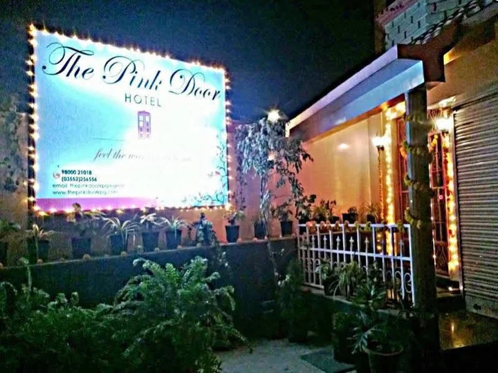 Калимпонг: The Pink Door Hotel