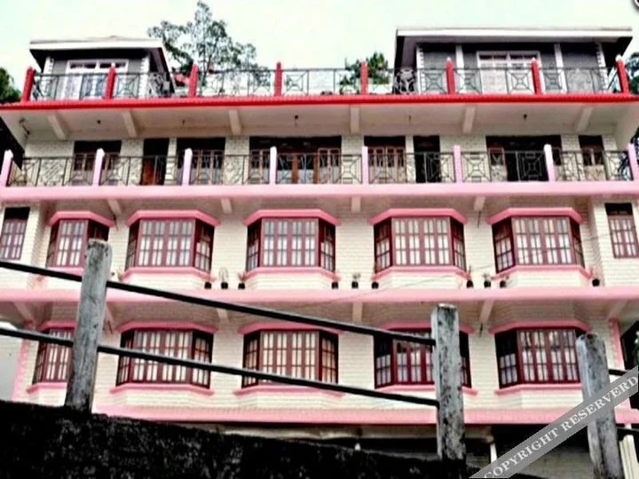 Калимпонг: The Pink Door Hotel