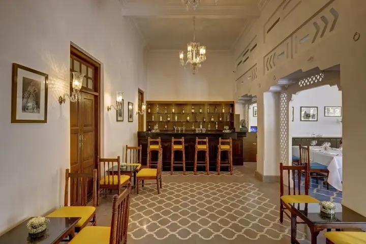 Лакхнау: Saraca Hotel Lucknow