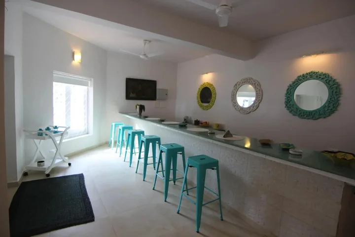 Морджим: 800 Morjim Beach