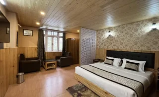 Лачунг: Etho Metho Hotel by RightClique