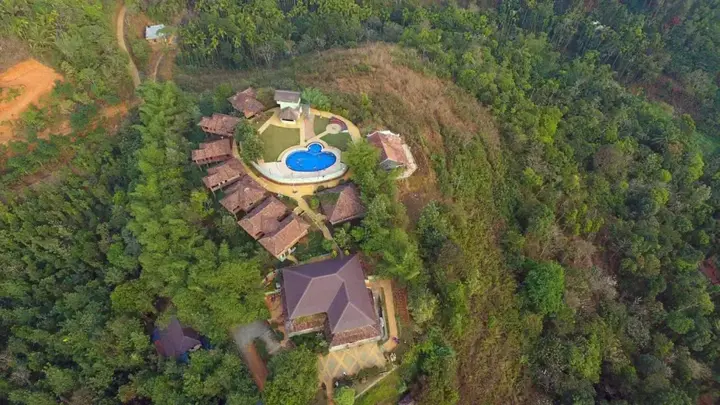 Велламундра: Wayanad Village Resort