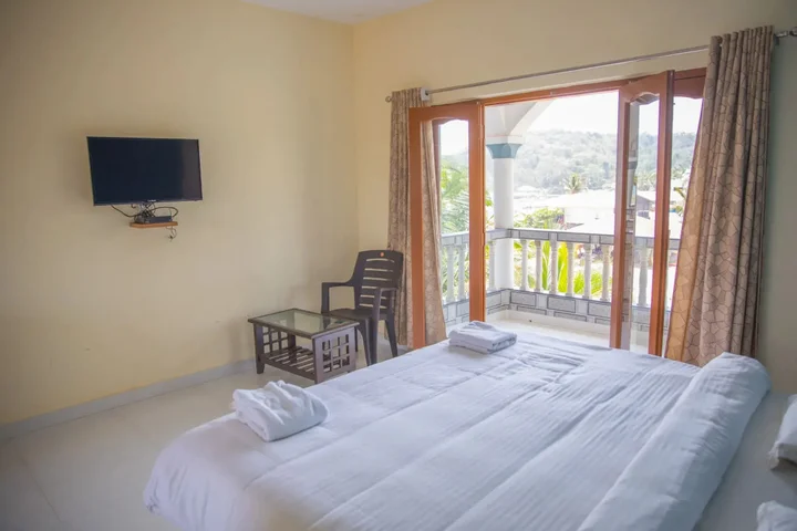 Бага: Larios Beach Holidays