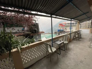 Дарджилинг: Hotel Long Island