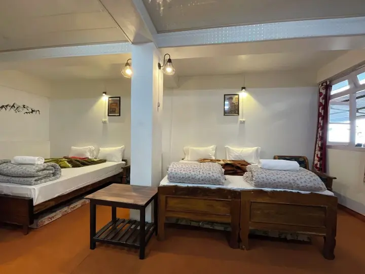 Дарджилинг: Hotel Long Island