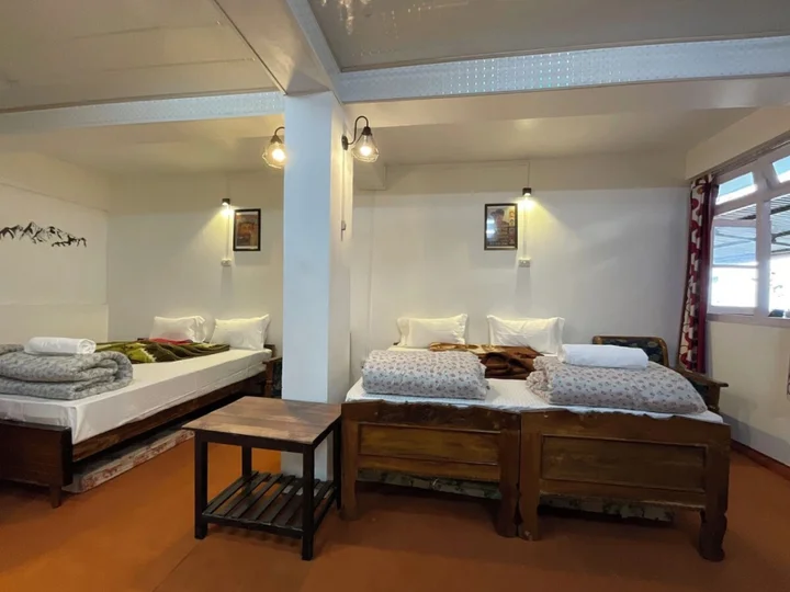 Дарджилинг: Hotel Long Island