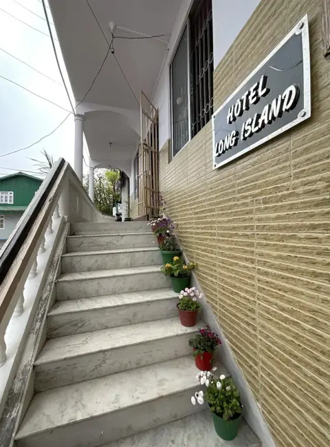 Дарджилинг: Hotel Long Island