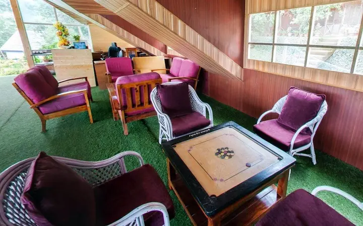 Куфри: Evaan Resorts Oakwood Hamlet Shoghi