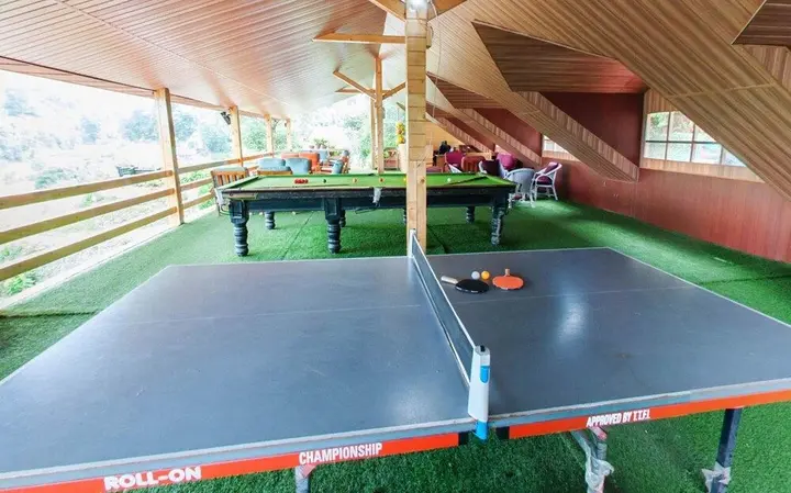Куфри: Evaan Resorts Oakwood Hamlet Shoghi