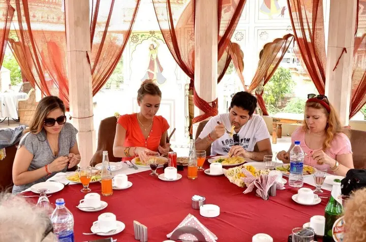Навалгарх: Hotel Royal Rest