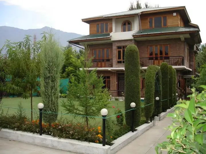 Шринагар: The Oasis Srinagar