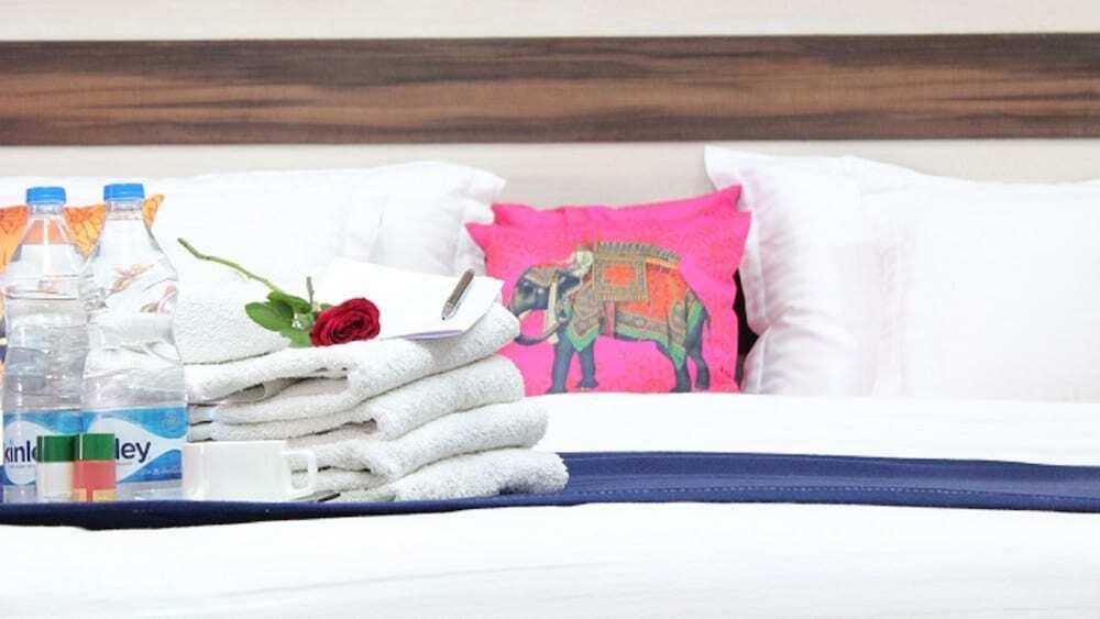 Шахджаханпур: Adhunik Hotel Neemrana