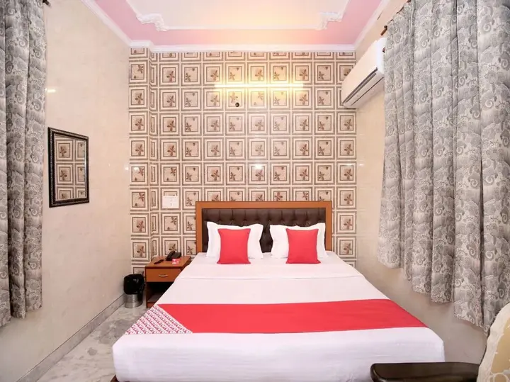 Чандигарх: Golden Palms Hotel & Spa