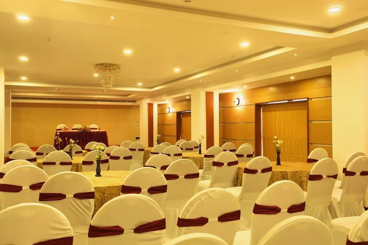 Триссур: The Garuda Hotels