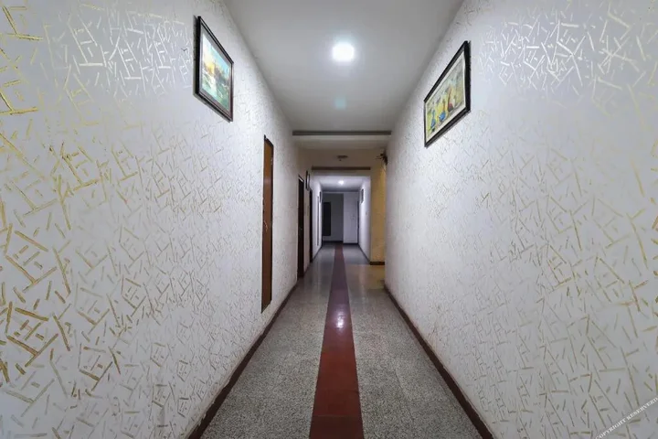 Лакхнау: Monarch Inn