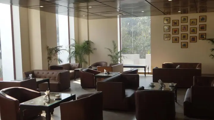Праяградж: The Legend Hotel