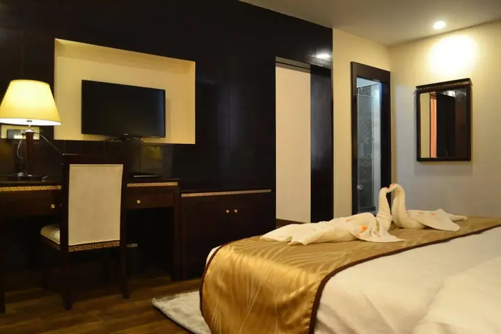 Праяградж: The Legend Hotel
