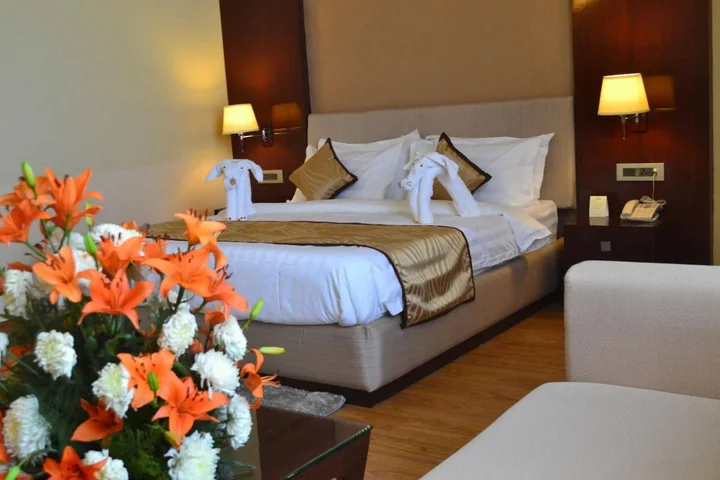 Праяградж: The Legend Hotel