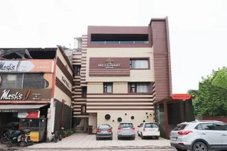 Канпур: The Millionaire Suites