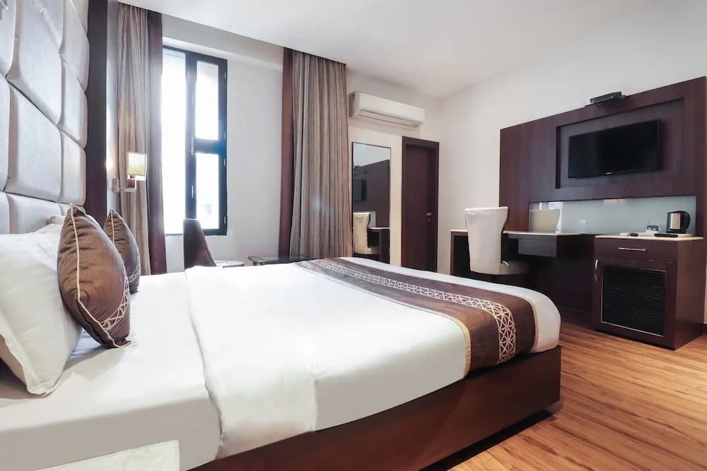 Канпур: The Millionaire Suites