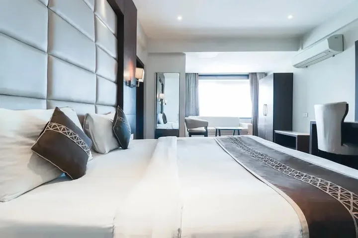 Канпур: The Millionaire Suites