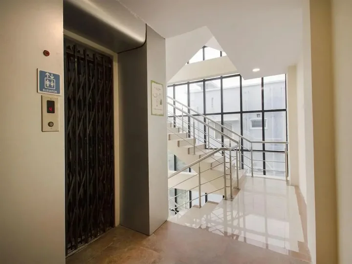 Хидерабад: FabExpress Sravya Residency