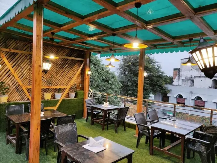 Агра: Bedweiser Backpackers Hostel