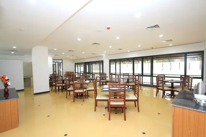 Yedakumeri: Hotel Dwara, Kukke Subrahmanya