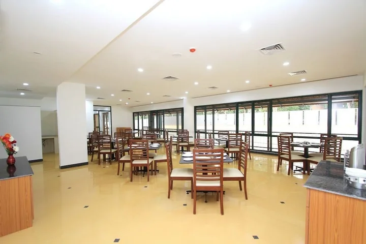 Yedakumeri: Hotel Dwara, Kukke Subrahmanya