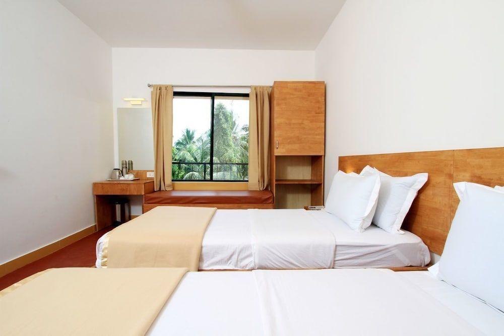 Yedakumeri: Hotel Dwara, Kukke Subrahmanya