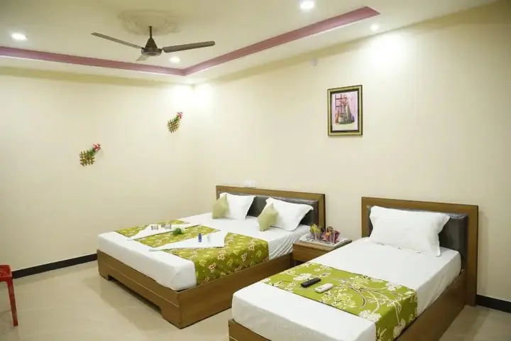 Палани: Hotel Amirtham Inn
