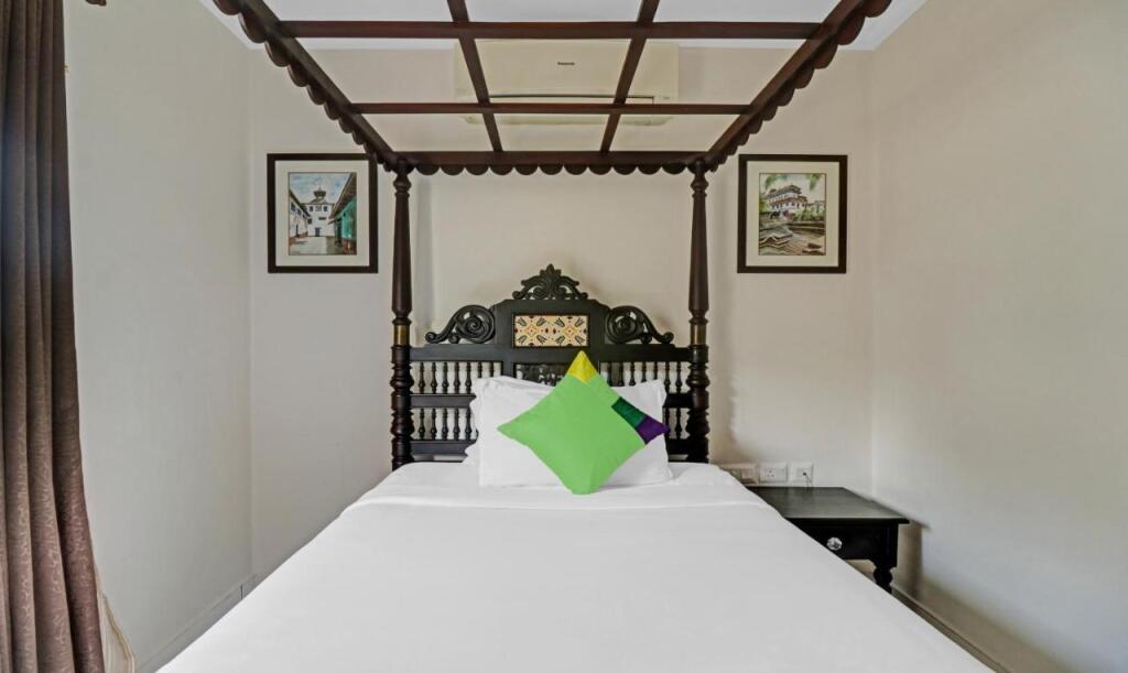 Коччи: Seaview Inn