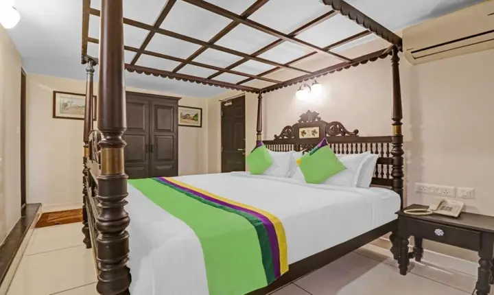 Коччи: Seaview Inn