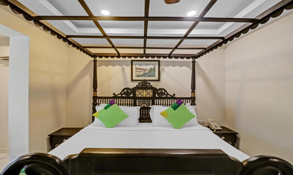 Коччи: Seaview Inn