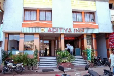 Пудучерри: Hotel Aditya