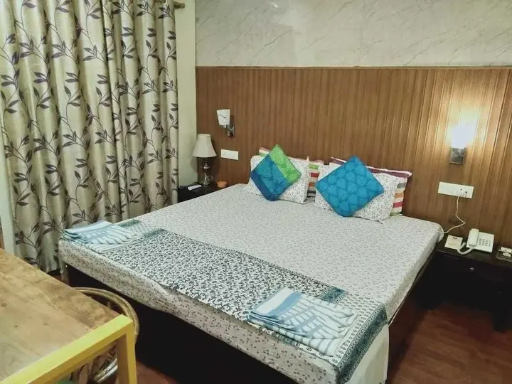 Дехрадун: Hotel Pathik