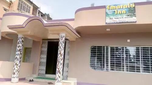 Дигха: Emarald Inn